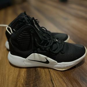 Men’s NIKE Basketball Shoes